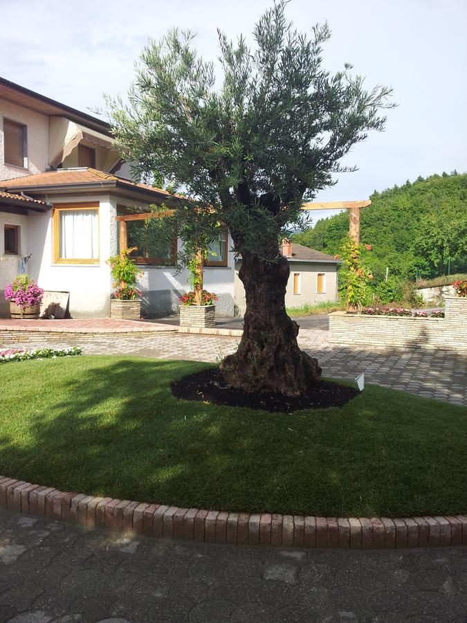 Ristorante Primula Bianca Hotel Варци Екстериор снимка