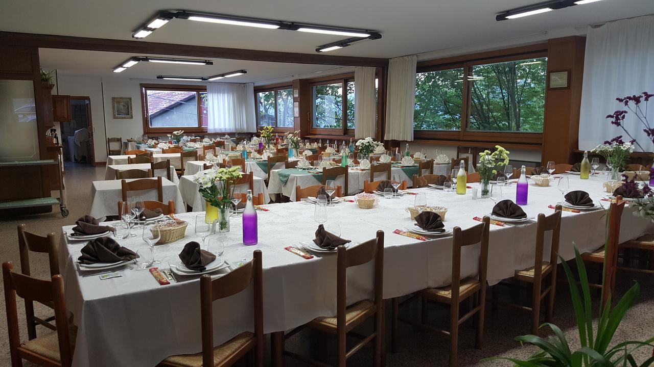 Ristorante Primula Bianca Hotel Варци Екстериор снимка